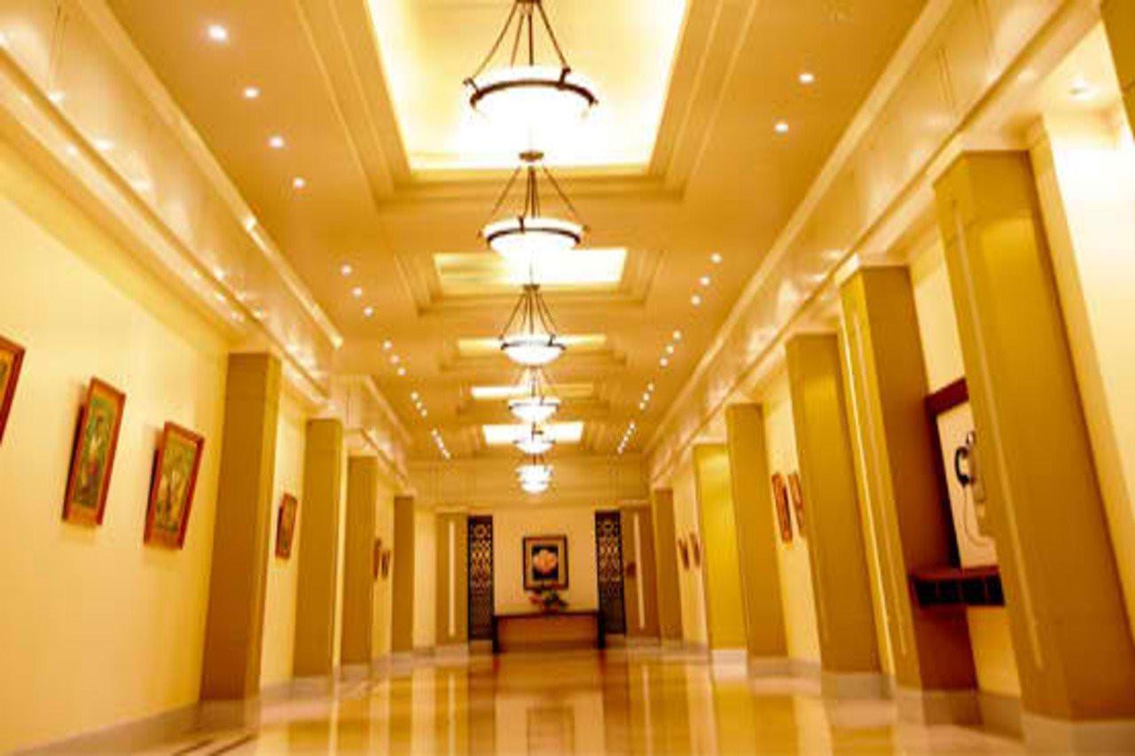 The Royal Mandaya Hotel Davao City Exterior foto