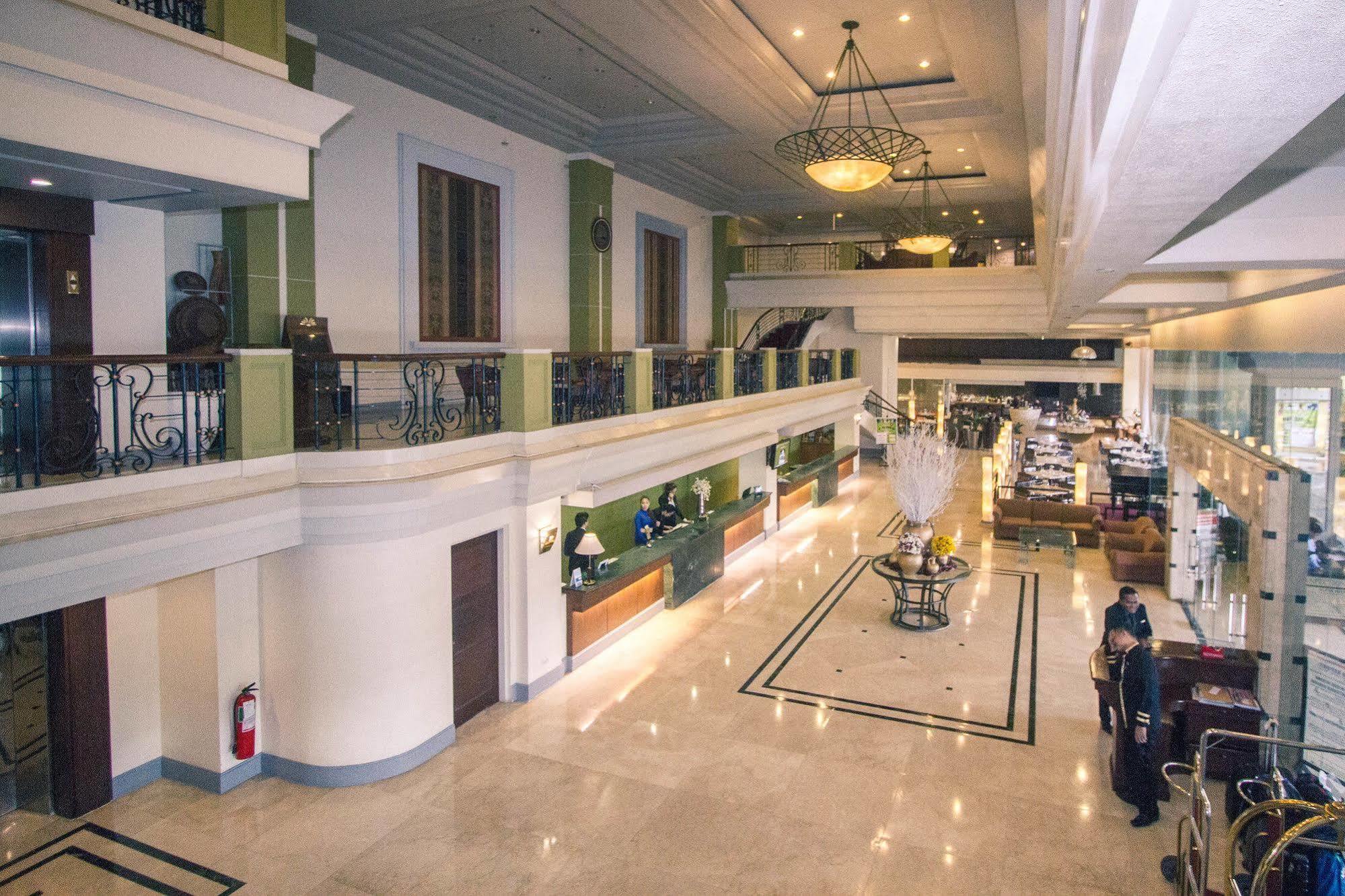 The Royal Mandaya Hotel Davao City Exterior foto