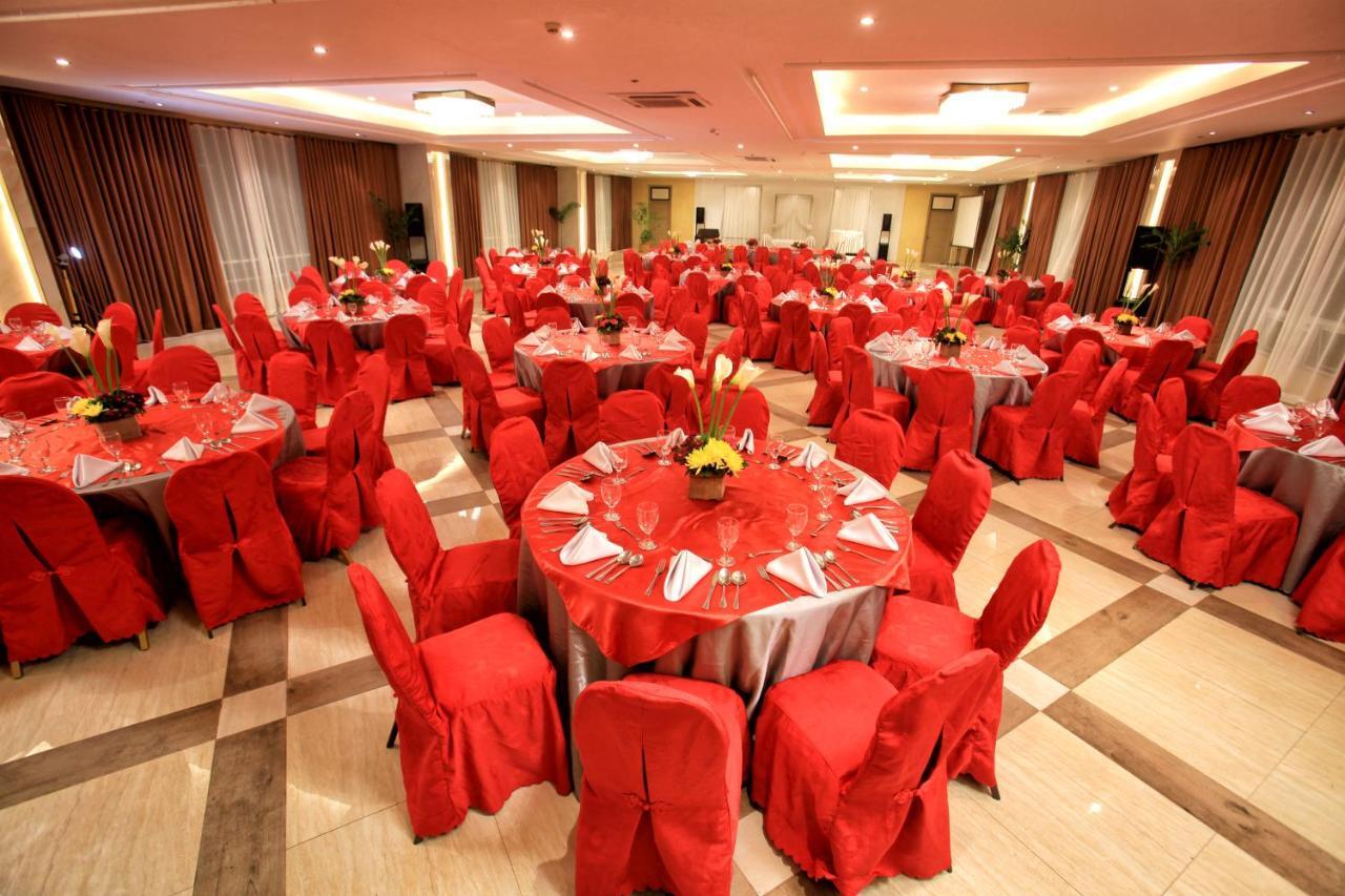The Royal Mandaya Hotel Davao City Exterior foto