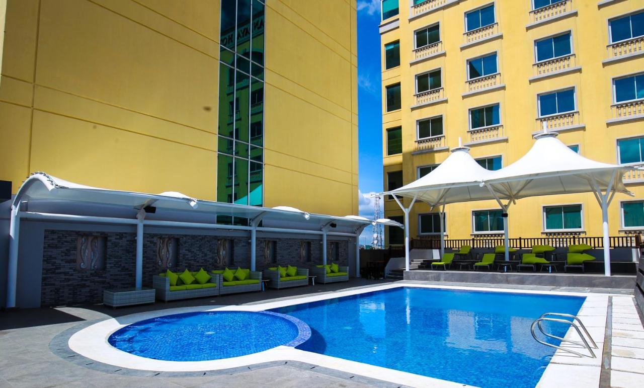 The Royal Mandaya Hotel Davao City Exterior foto